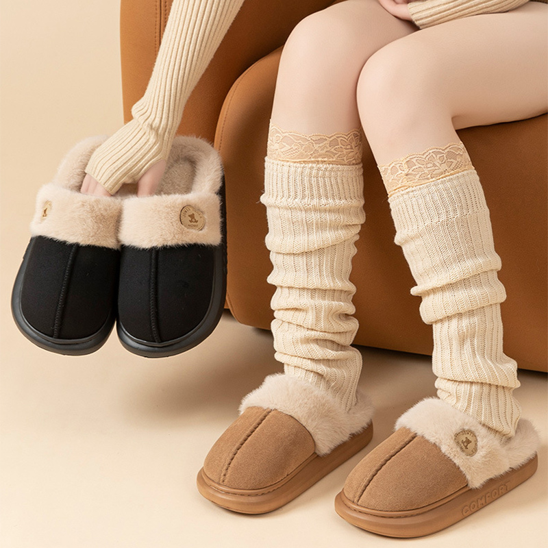 Pantoufles d'hiver pour femmes( Chaussons chauds en molleton avec semelles épaisses)